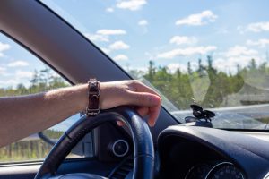 カーエアコンの効果には外気温が関係する？