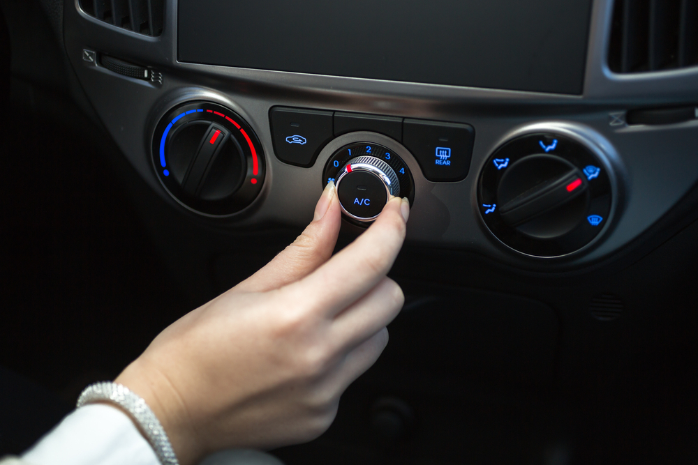 車のエアコンが故障しているか確かめる方法