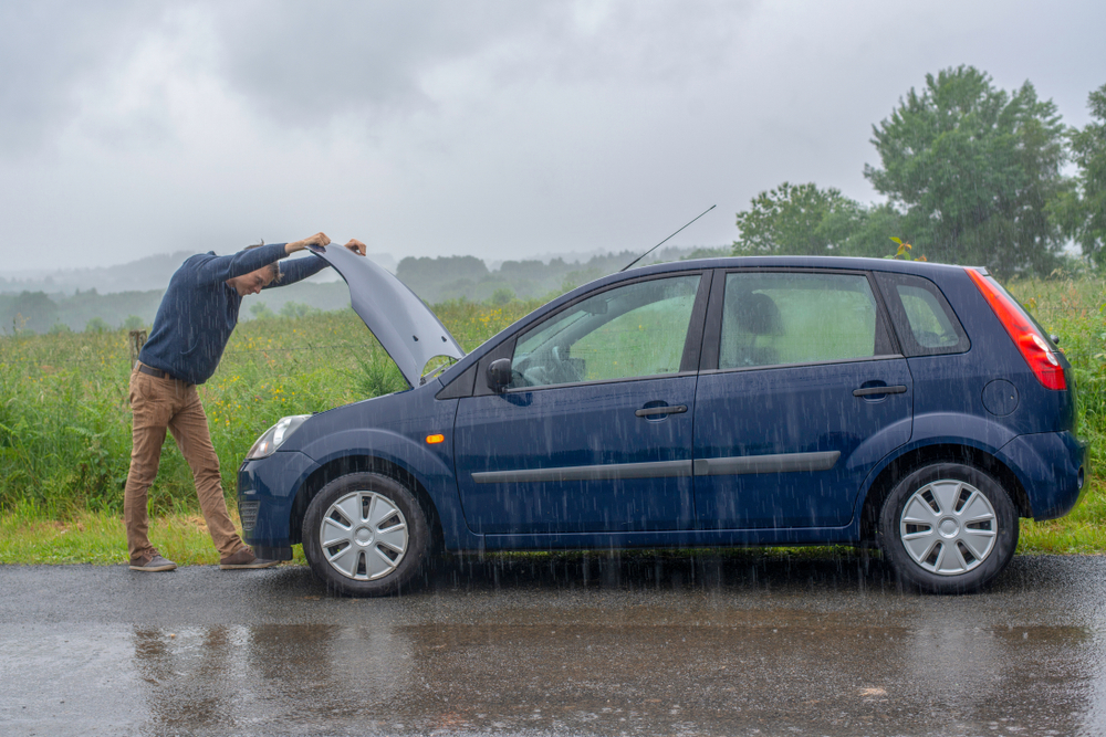 車内が雨で濡れることにより起こる問題