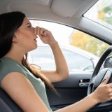 車内がガス臭いのは何で？その原因と対処法について解説します