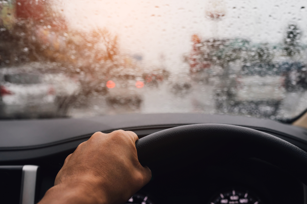 梅雨の車内の臭い対策