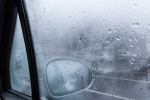冬場の除湿と窓の曇り対策