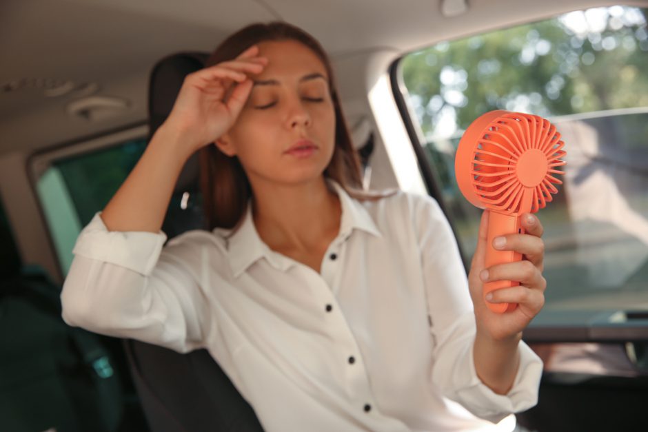 車の熱中症対策と快適な車内づくりのために知っておきたいエアコンメンテナンス