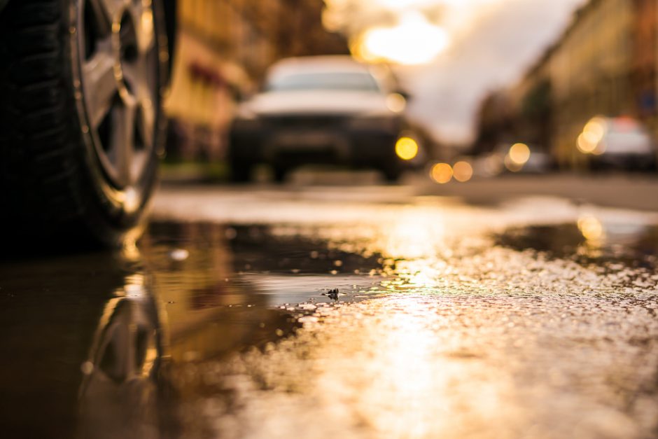 車内の湿気対策でカビを予防！梅雨時期や冬場の除湿方法