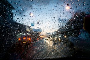 梅雨の除湿と窓の曇り対策