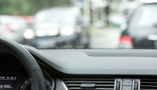 車内の窓ガラスが汚れる原因と掃除方法を徹底解説