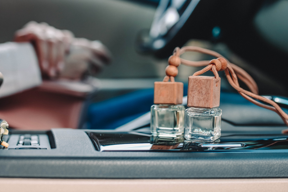 車内のにおいを消すために芳香剤は効果的なのか？